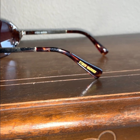 Steve Madden Brown Sunglasses - Picture 8 of 10